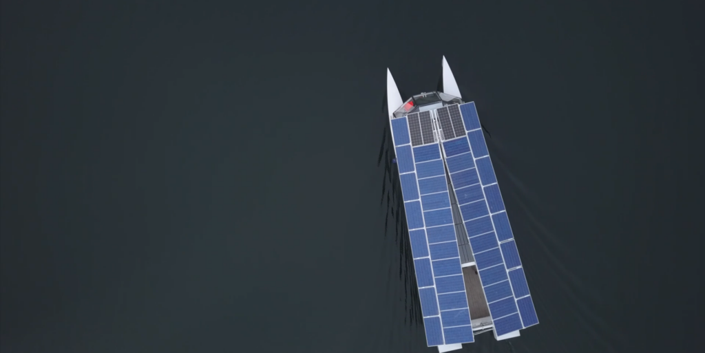 Die Solar Explorer, unser Forschungs- und Umweltbildungsschiff, wird zu 100% mit Solarenergie betrieben.